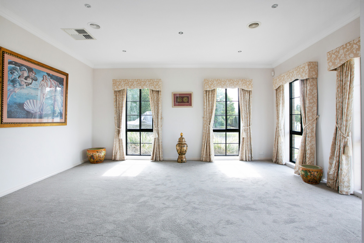 181 The Lakes Boulevard, South Morang VIC 3752, South Morang - Thumbnail 3