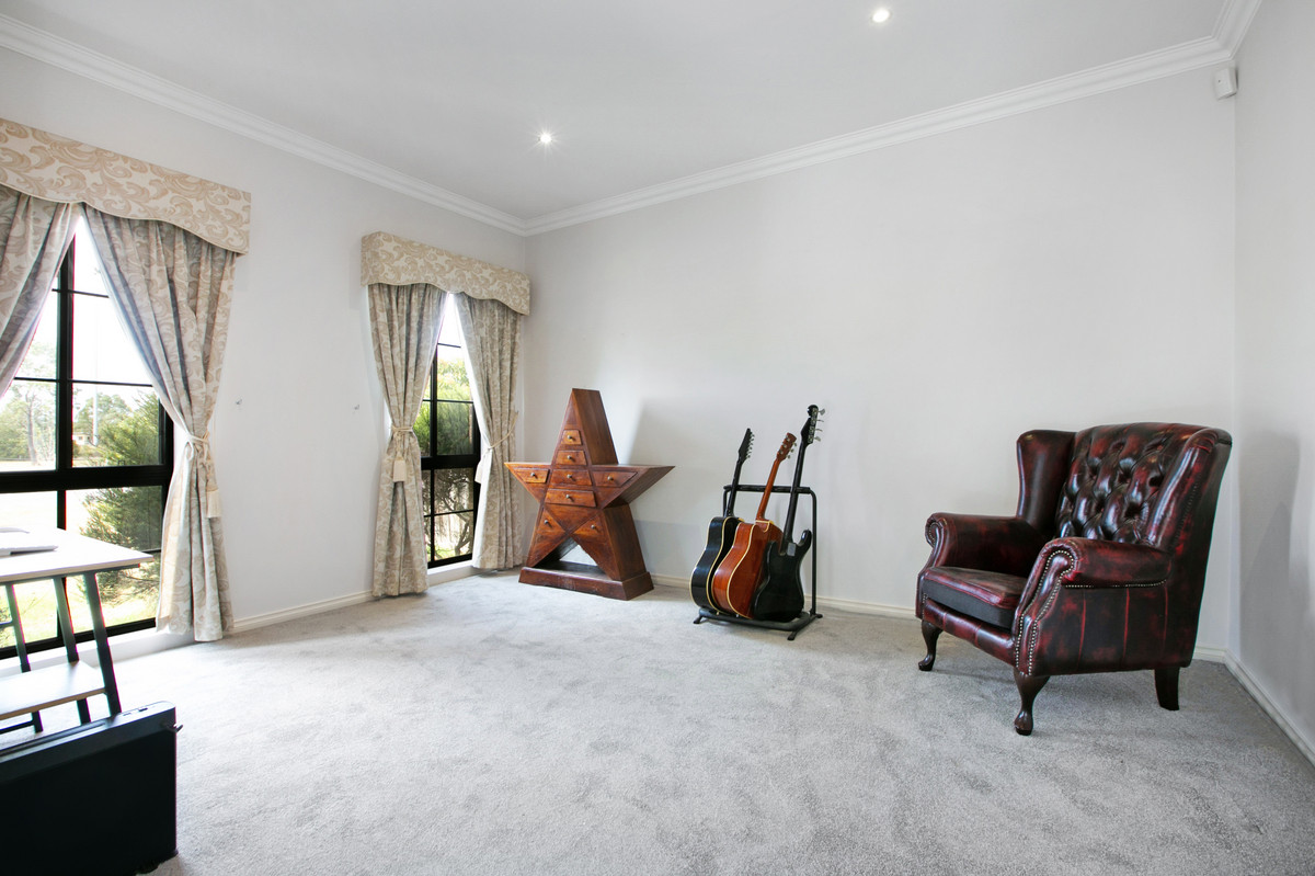 181 The Lakes Boulevard, South Morang VIC 3752, South Morang - Thumbnail 2