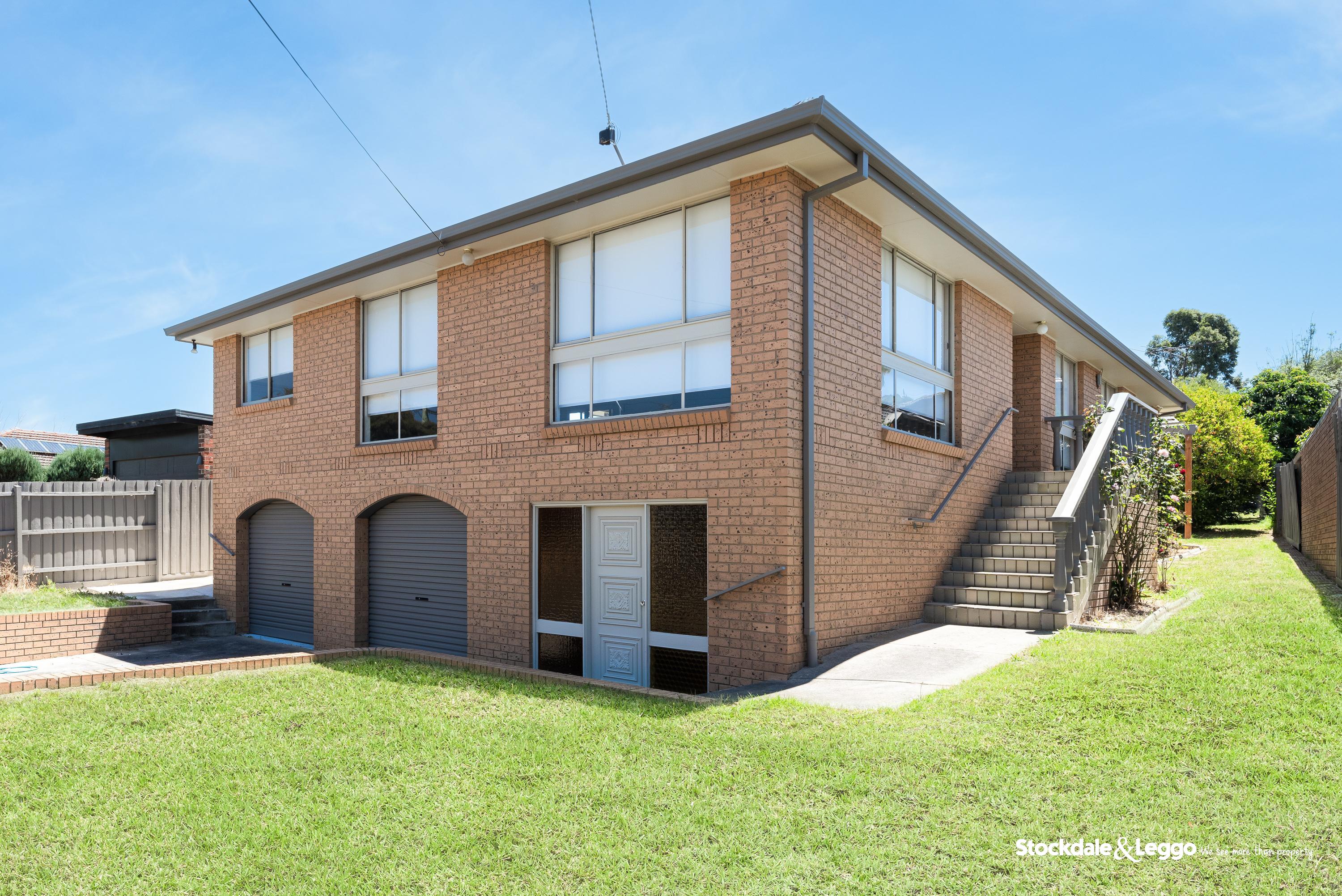 132 Outlook Drive, Dandenong North VIC, Dandenong North - Thumbnail 2