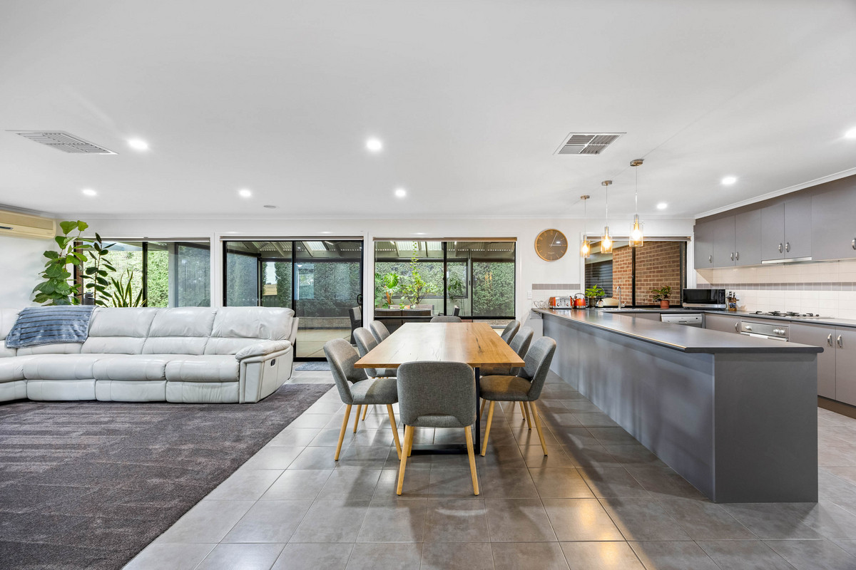 25 Creswick Street, Miners Rest VIC 3352, Miners Rest - Thumbnail 4