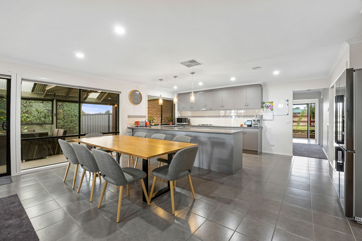 25 Creswick Street, Miners Rest VIC 3352, Miners Rest - Thumbnail 6