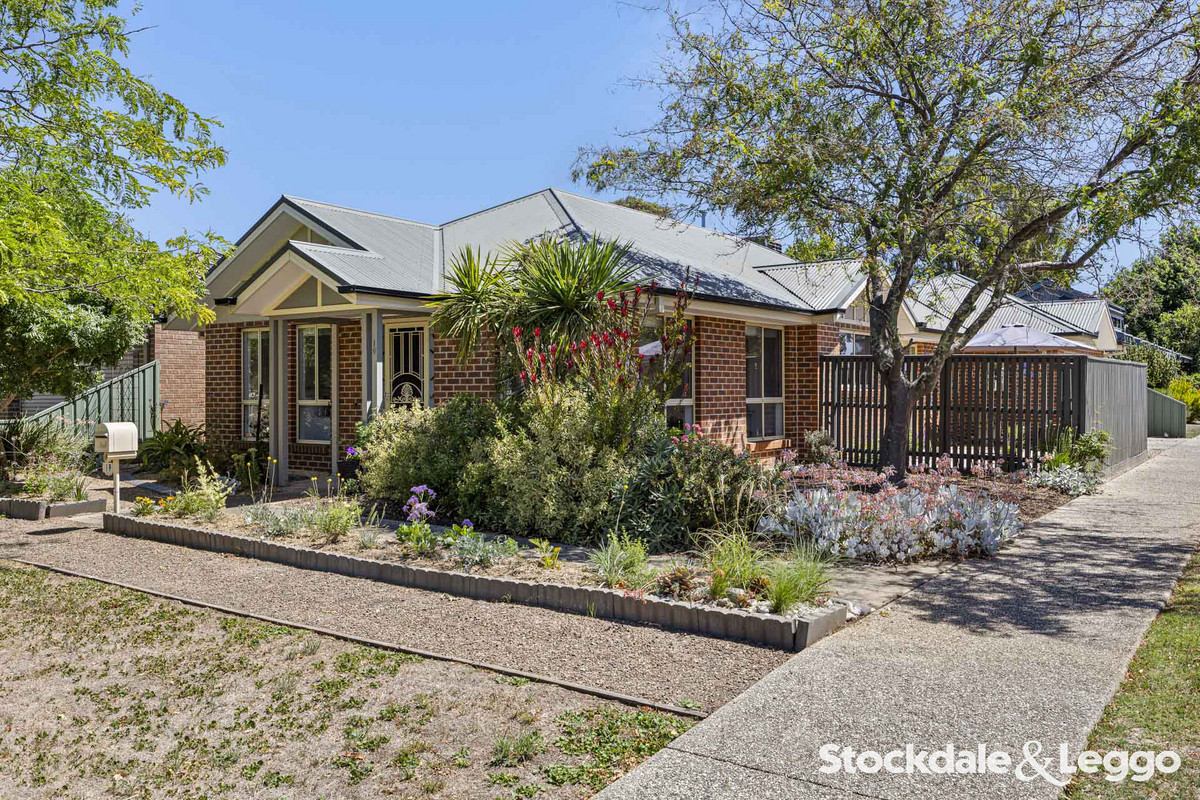 19 Elstead Way, Lake Gardens VIC 3355, Lake Gardens - Thumbnail 2