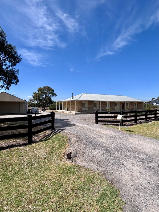 55 Middleton Drive, Bannockburn VIC 3331, Bannockburn - Thumbnail 2