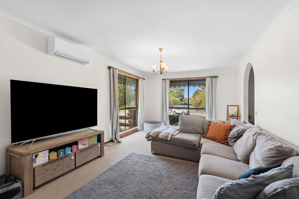 4 Jutland Court, Grovedale VIC 3216, Grovedale - Thumbnail 2