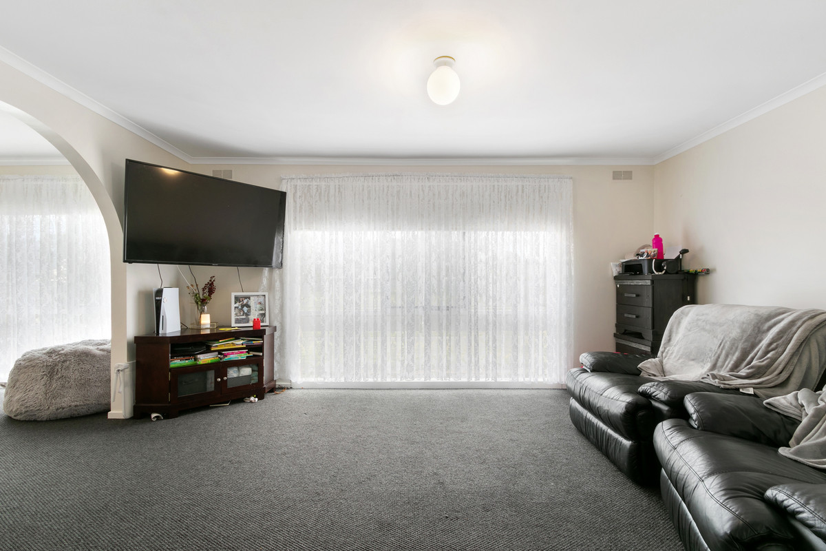 1 / 9 Wyung Drive, Morwell VIC 3840, Morwell - Thumbnail 2