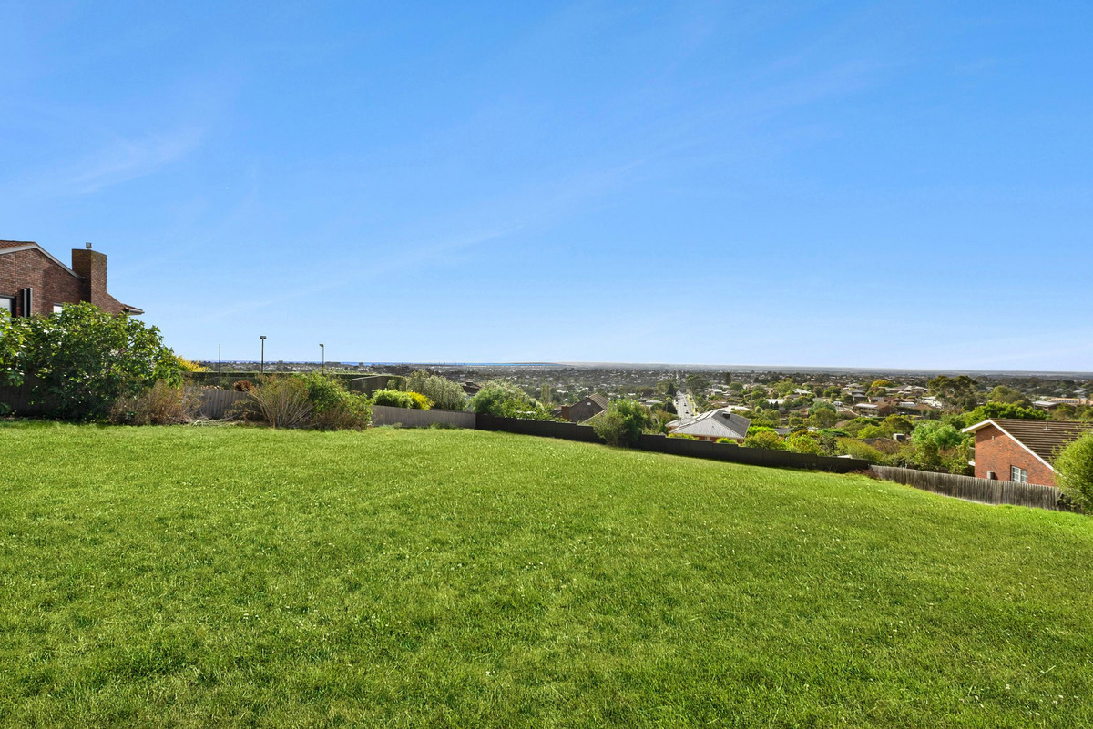 8 Trafalgar Square, Wandana Heights VIC 3216, Wandana Heights - Thumbnail 3
