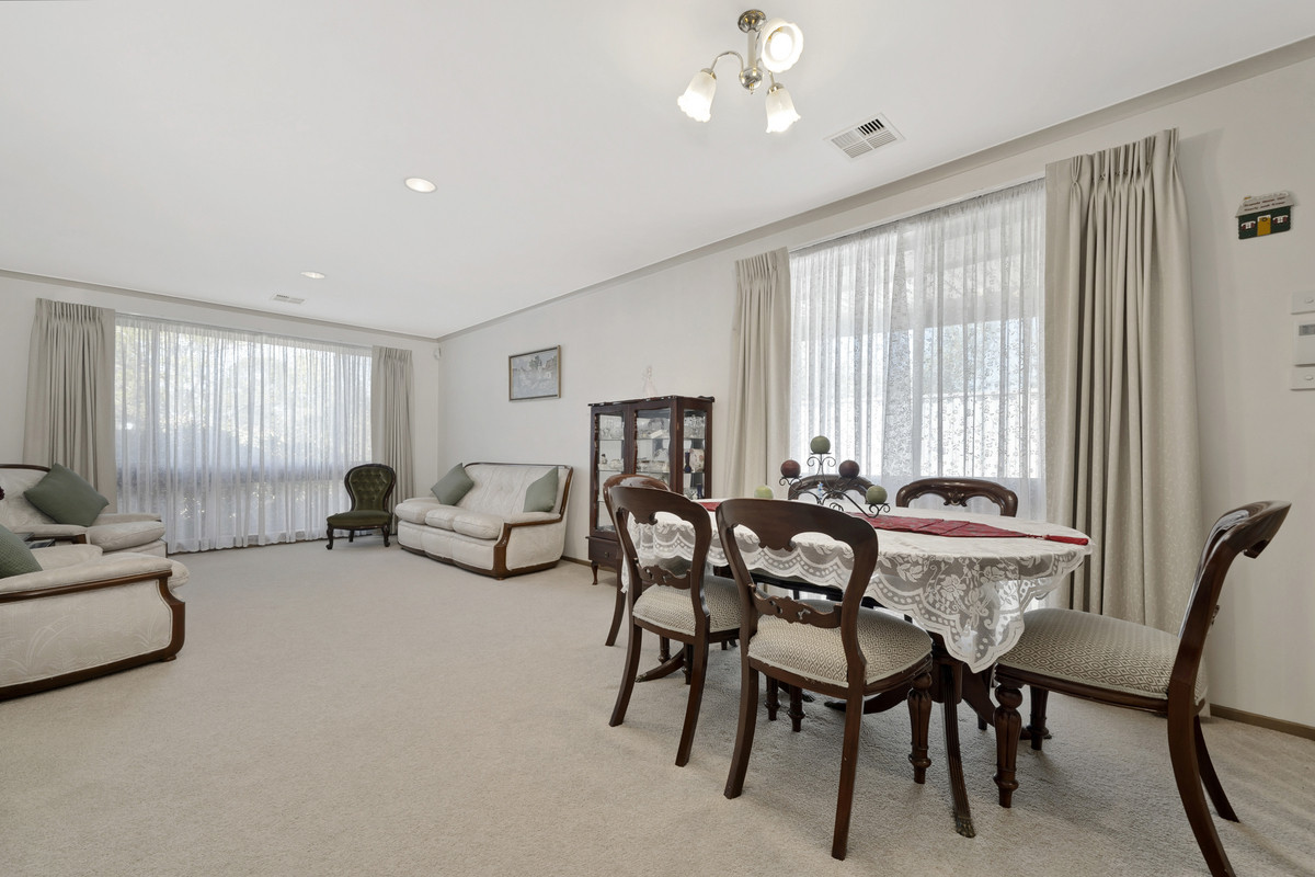3 Sceptre Crt, Taylors Lakes VIC 3038, Taylors Lakes - Thumbnail 3