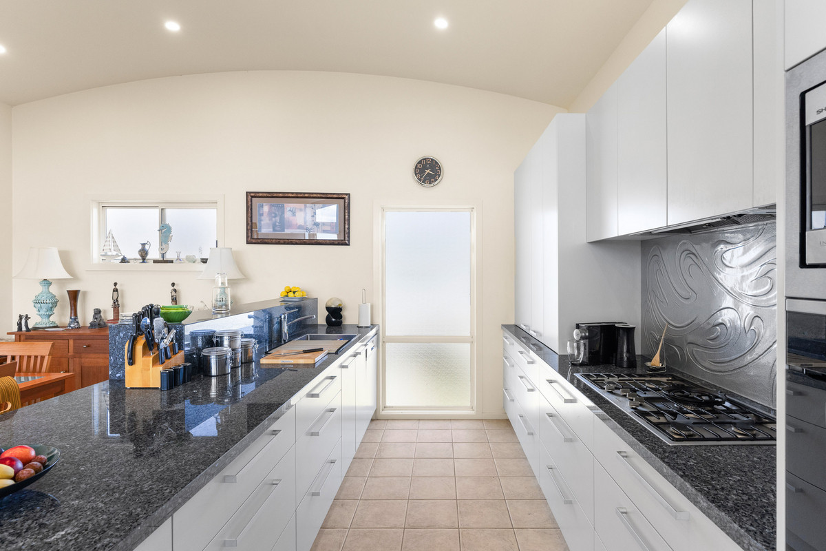 2 / 6 Mchaffie Drive, Cowes VIC 3922, Cowes - Thumbnail 6