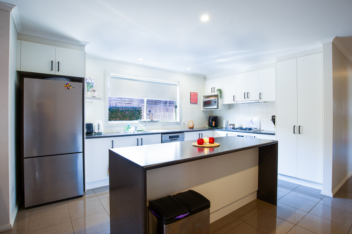 14 Bronzewing Street, Pakenham VIC 3810, Pakenham - Thumbnail 4