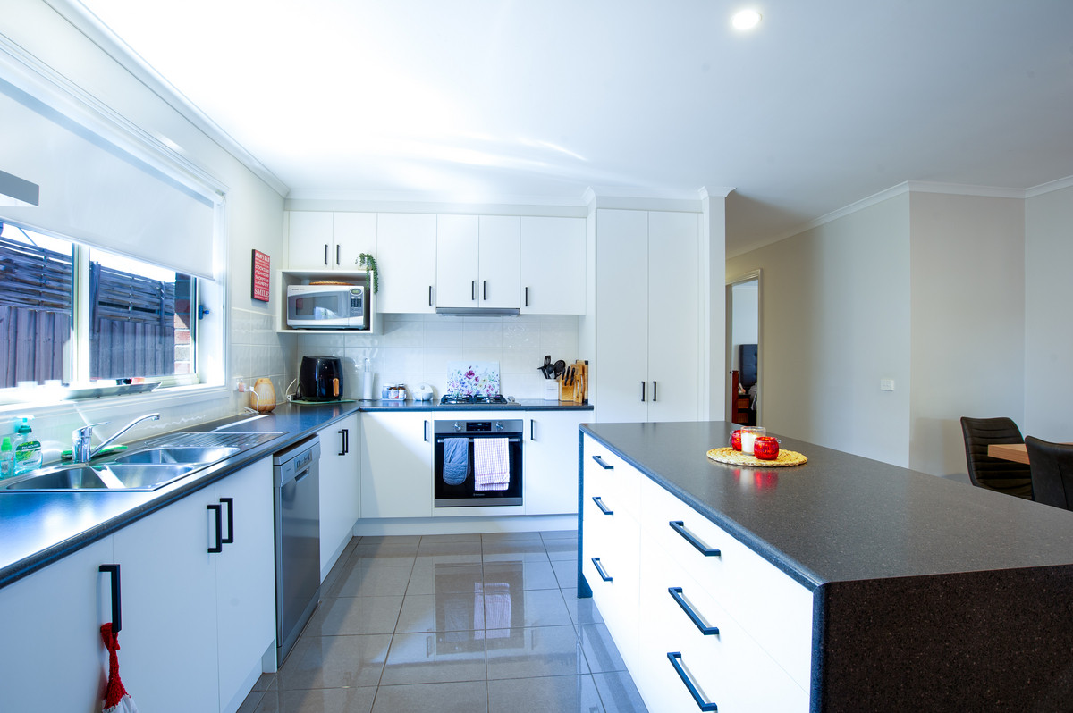 14 Bronzewing Street, Pakenham VIC 3810, Pakenham - Thumbnail 5