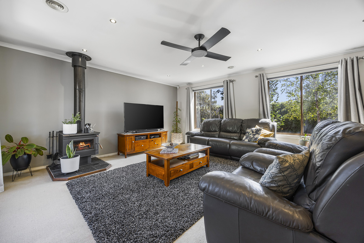 3 Payton Crescent, Canadian VIC 3350, Canadian - Thumbnail 3