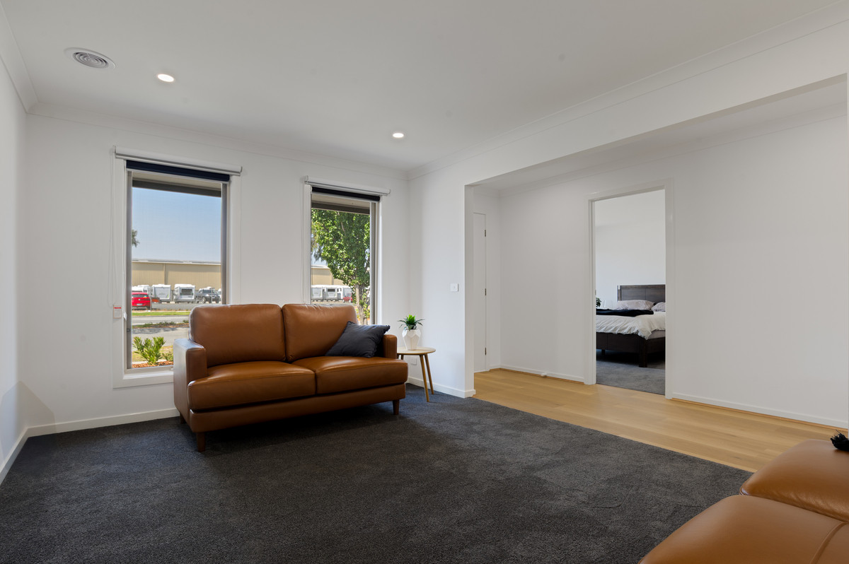 22 Webster Way, PAKENHAM VIC 3810, Pakenham - Thumbnail 2