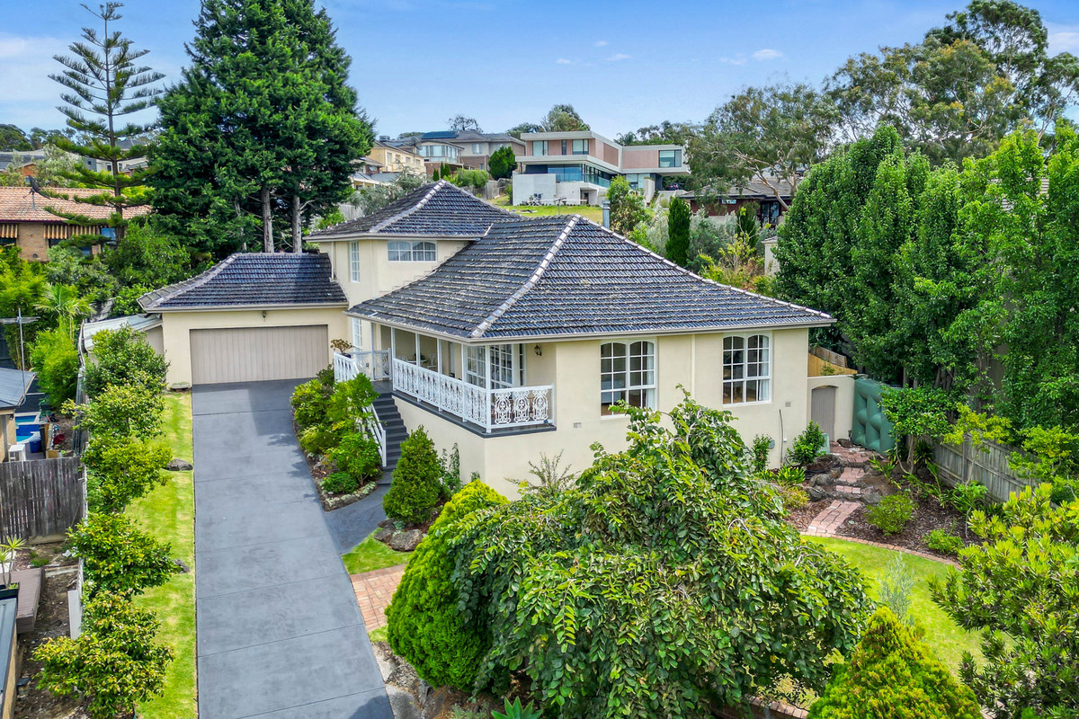 17 Winterton Drive, Wheelers Hill VIC 3150, Wheelers Hill - Thumbnail 2