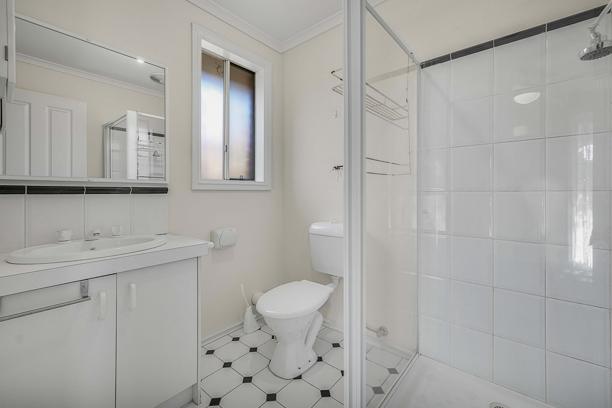 2 / 40 Henty Street, Pakenham VIC 3810, Pakenham - Thumbnail 6