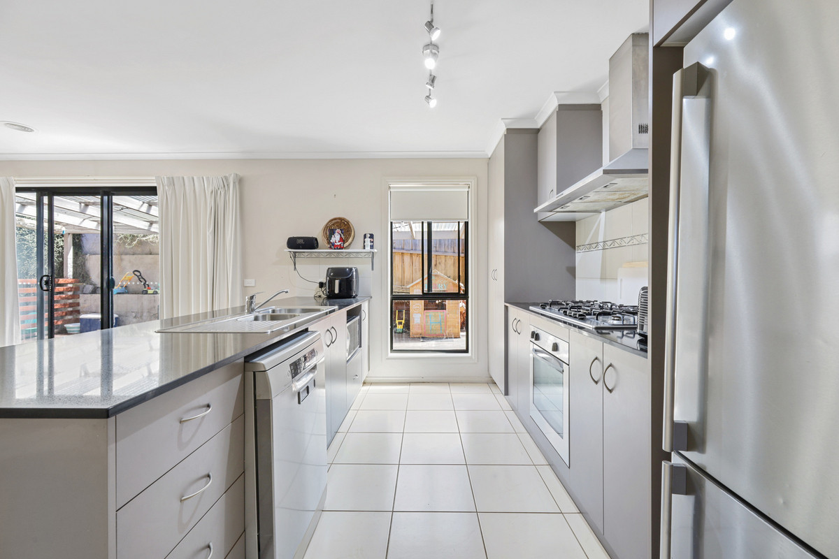 69 Fitzroy Road, WARRNAMBOOL VIC 3280, Warrnambool - Thumbnail 2
