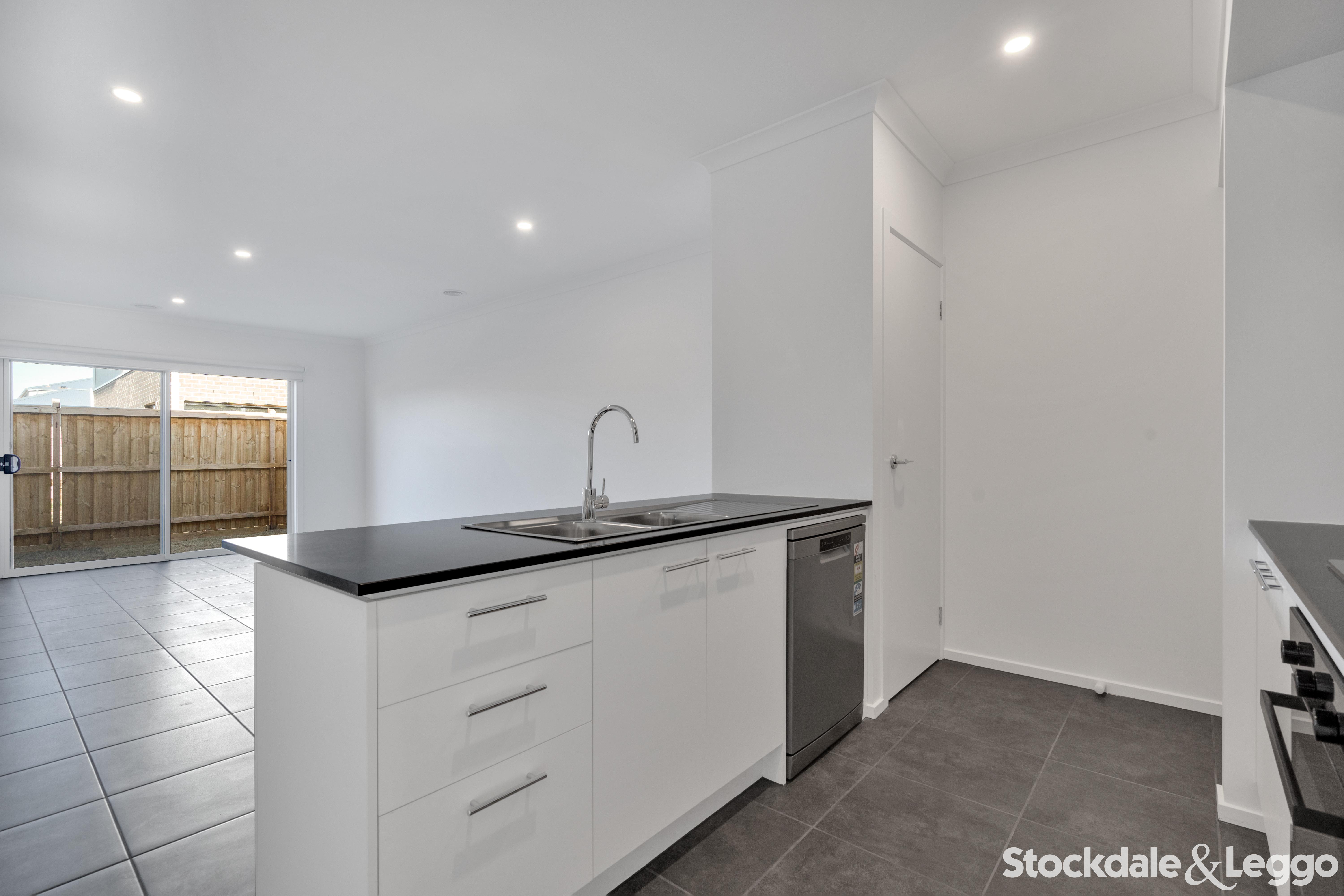 6 Cavesson Road, Fraser Rise VIC, Fraser Rise - Thumbnail 6