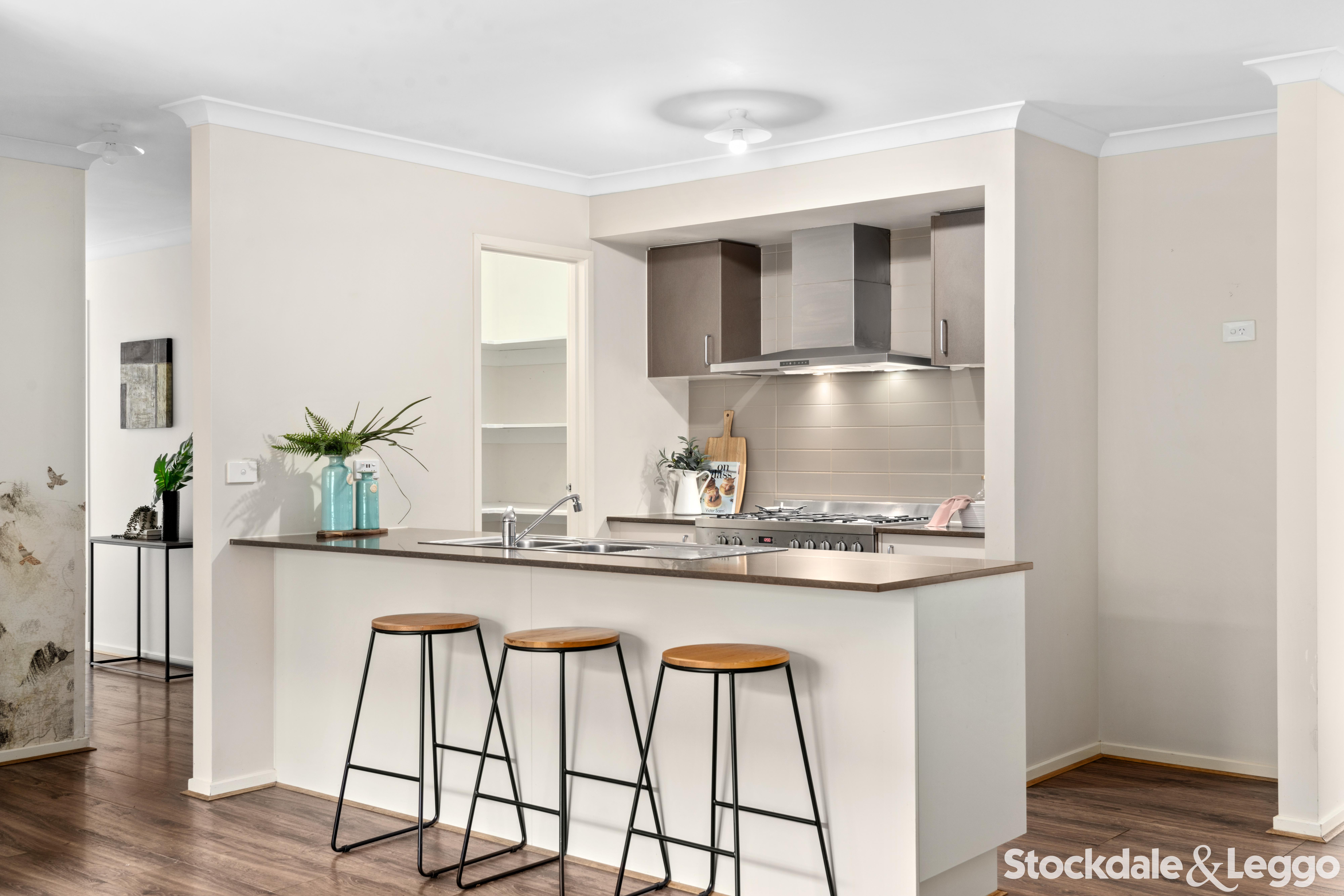 14 Falstone Circuit, Mickleham VIC, Mickleham - Thumbnail 3