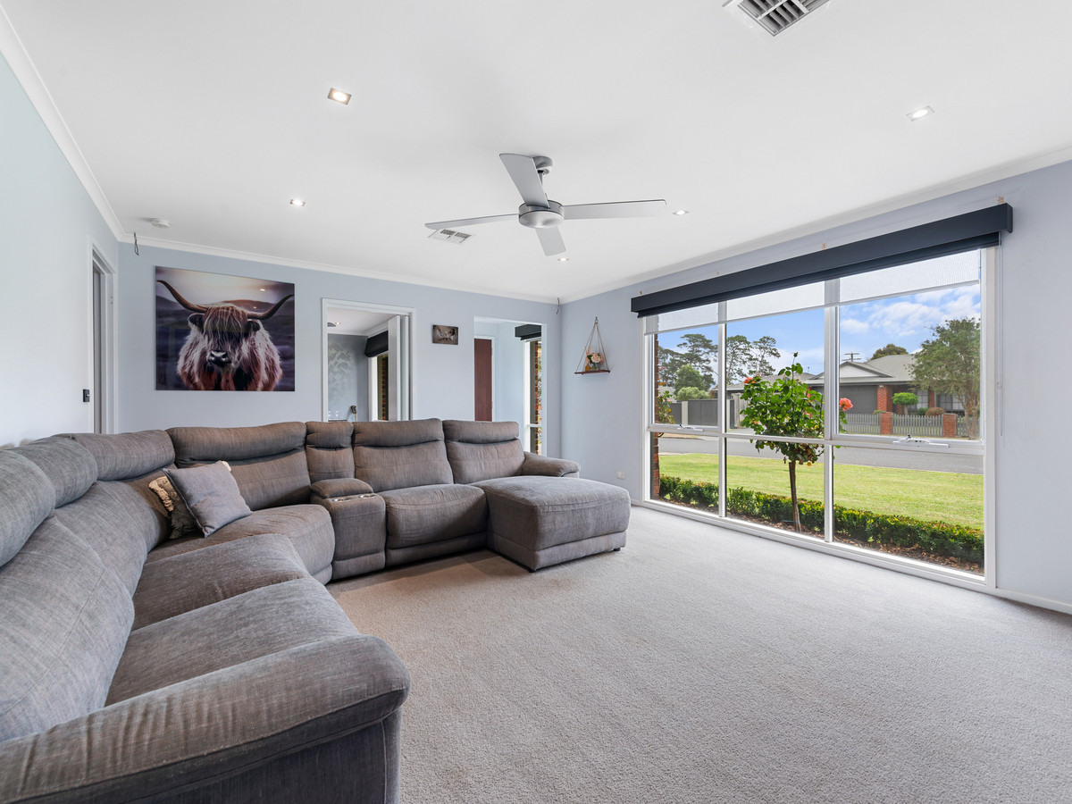 15 Hillcrest Court, Traralgon VIC 3844, Traralgon - Thumbnail 4