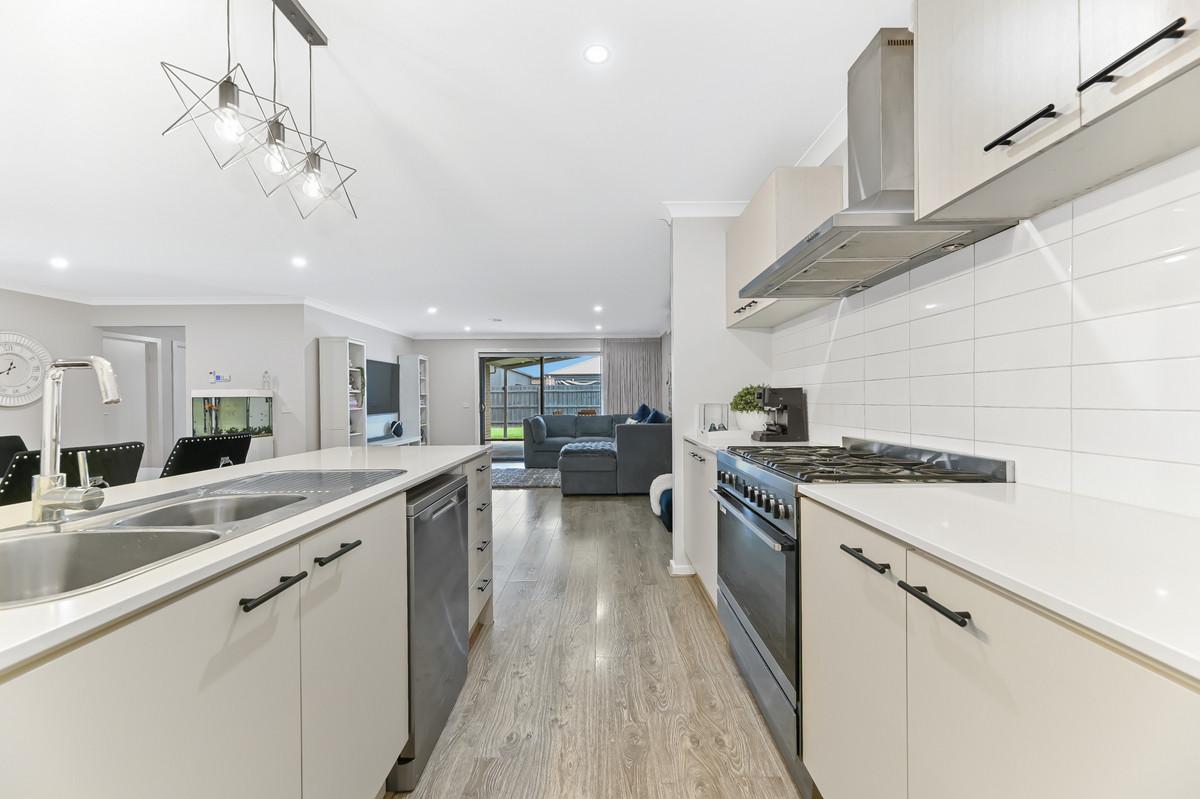 73 Diamond Drive, Koo Wee Rup VIC 3981, Koo Wee Rup - Thumbnail 7