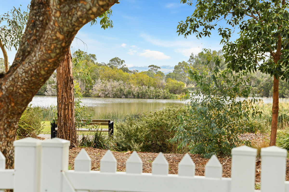 18 The Esplanade, Narre Warren South VIC 3805, Narre Warren South - Thumbnail 2