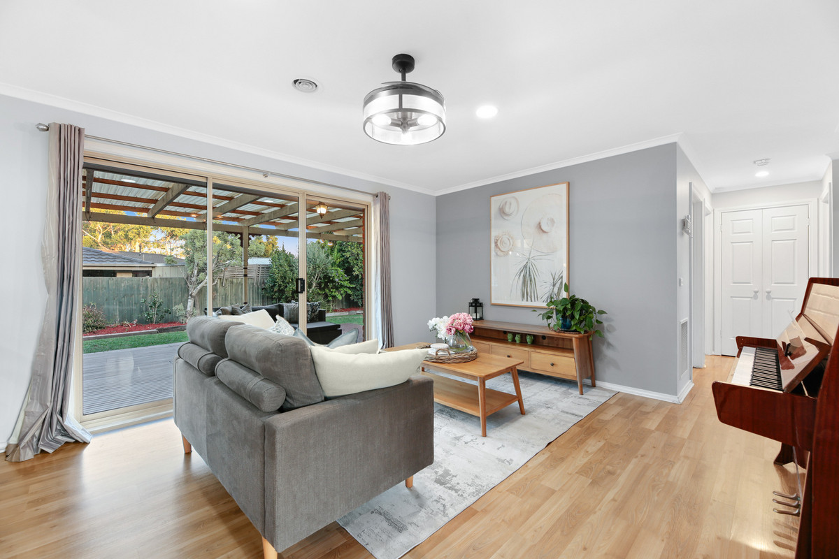 6 Roxy Close, Berwick VIC 3806, Berwick - Thumbnail 2