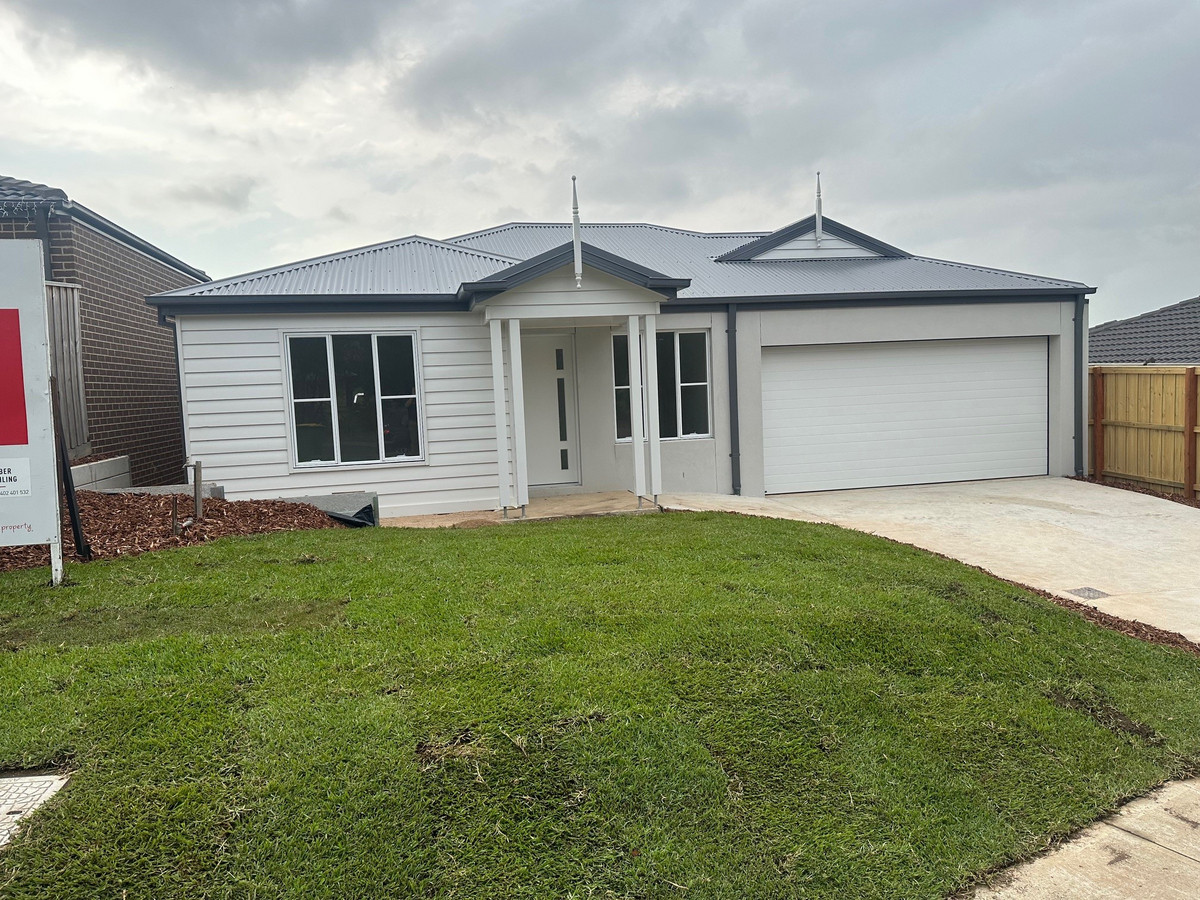 92 Ahern Road, Pakenham VIC 3810