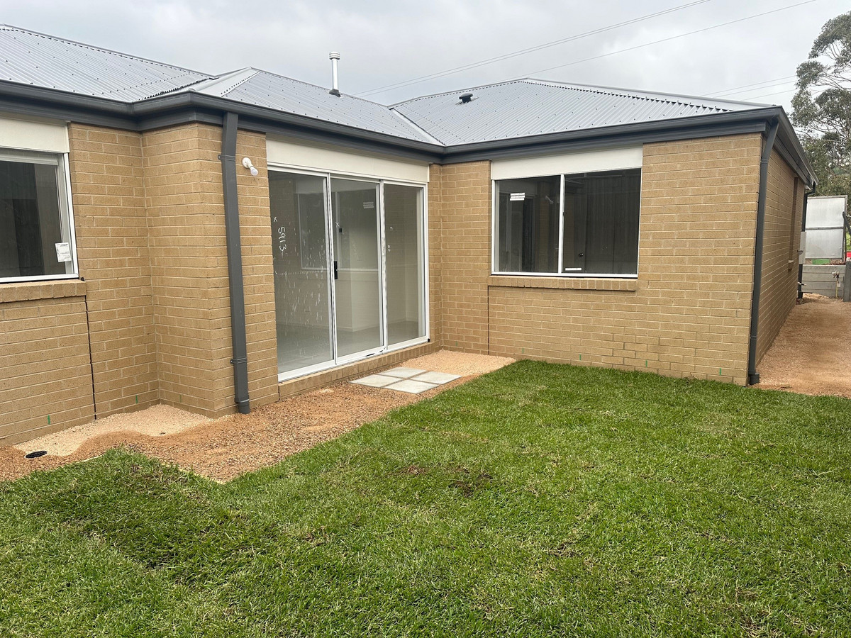 92 Ahern Road, Pakenham VIC 3810, Pakenham - Thumbnail 6