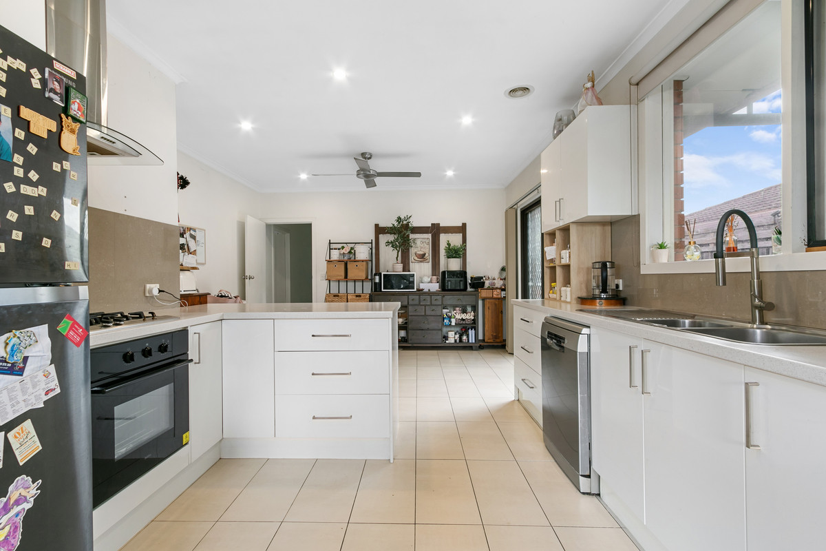 13 Airlie Bank Road, MORWELL VIC 3840, Morwell - Thumbnail 2