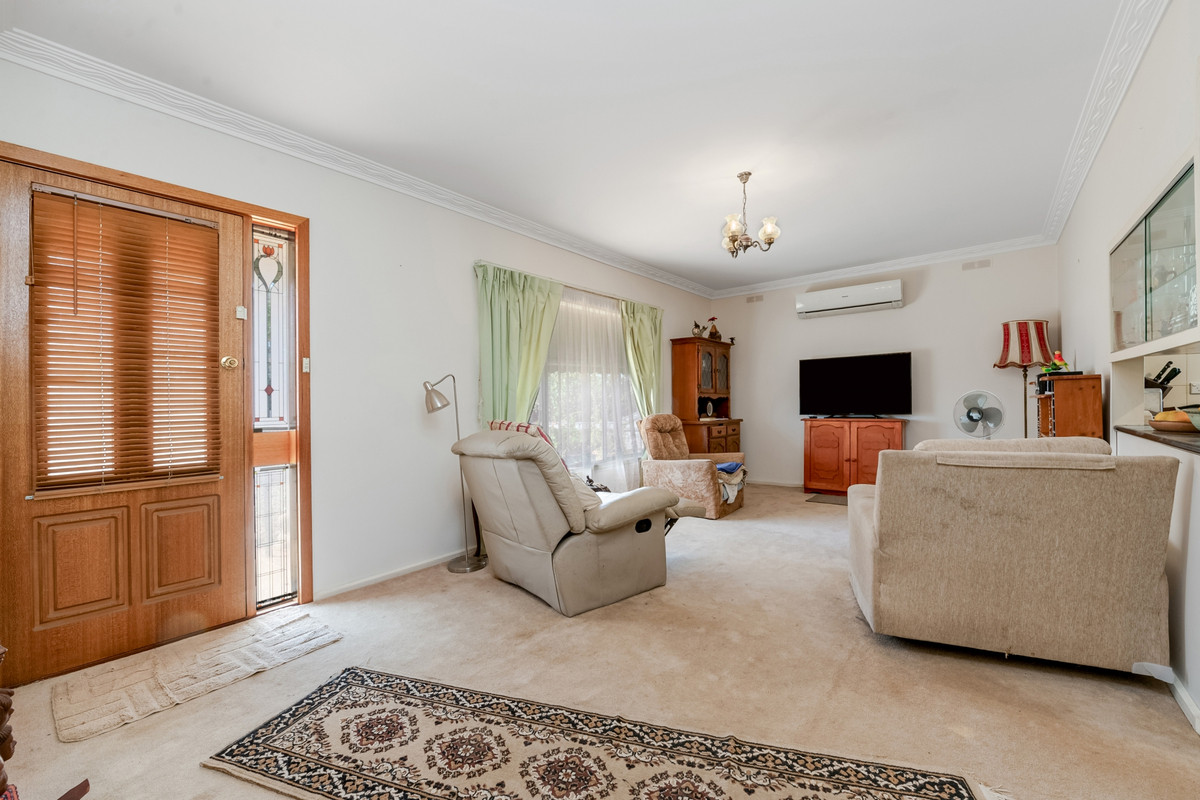 44 Ridge Street, Wedderburn VIC 3518, Wedderburn - Thumbnail 2