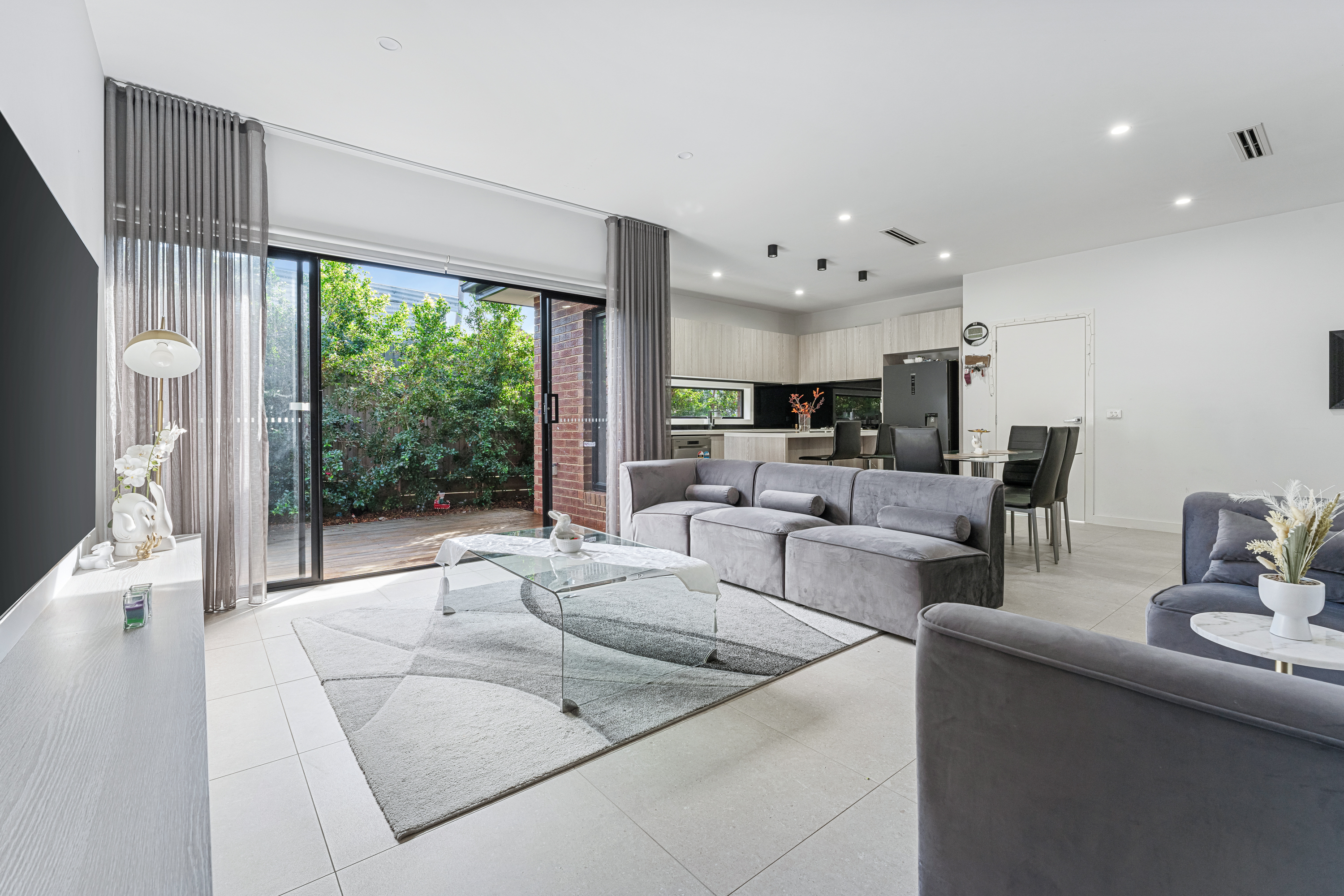 2/3 Sixth Ave, Dandenong VIC, Dandenong - Thumbnail 2
