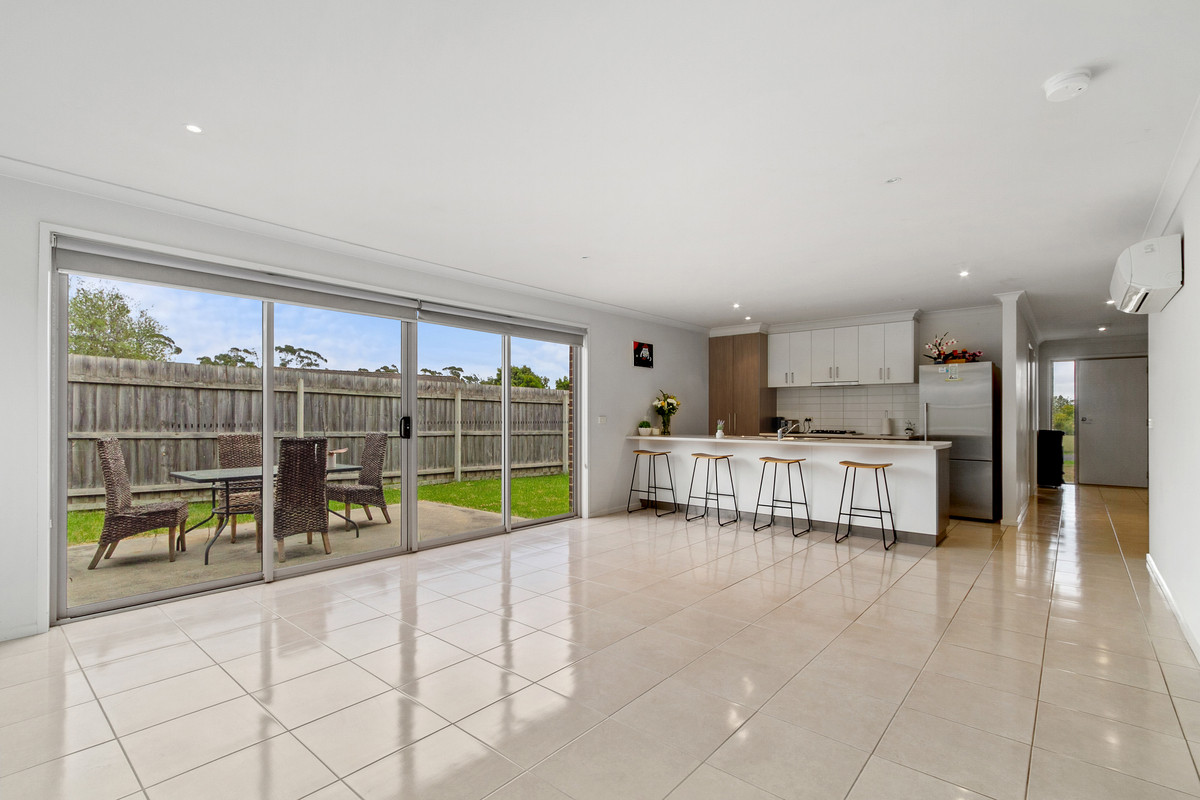 21 Barooga Crescent, CHURCHILL VIC 3842, Churchill - Thumbnail 2