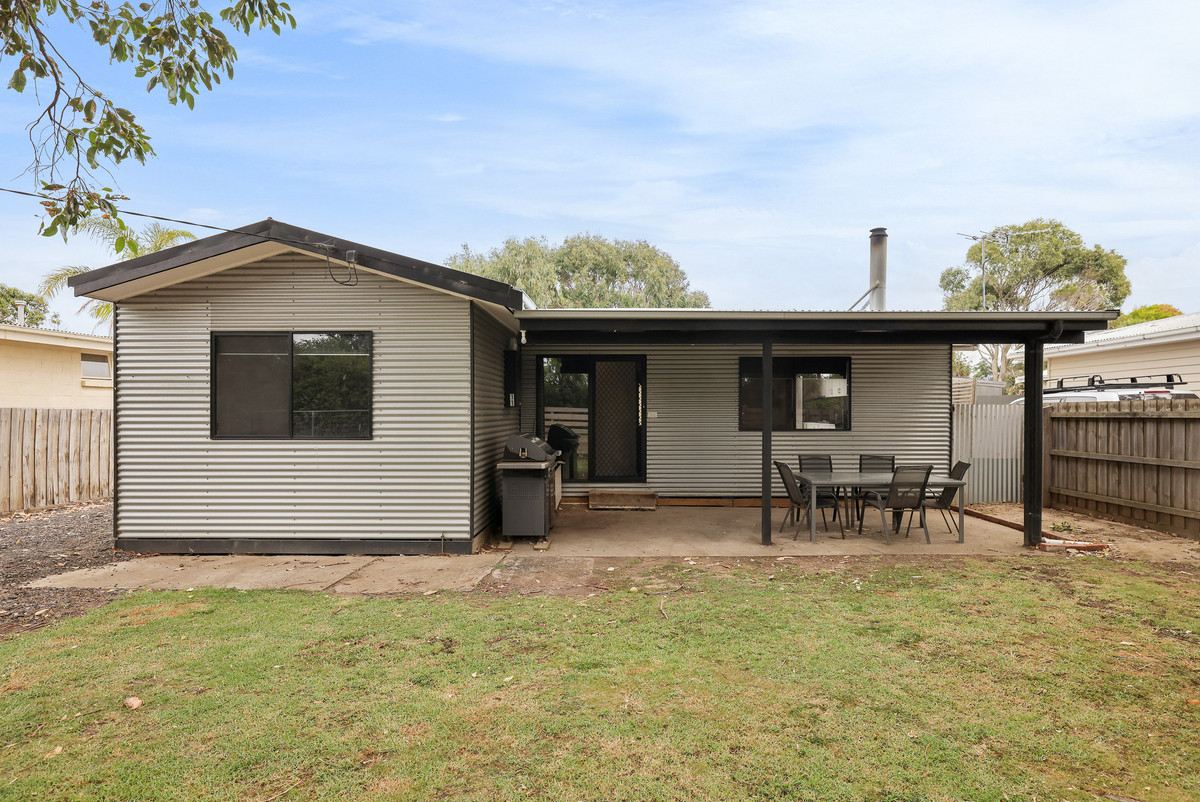 11 Phillip Island Road, Sunderland Bay VIC 3922, Sunderland Bay - Thumbnail 8