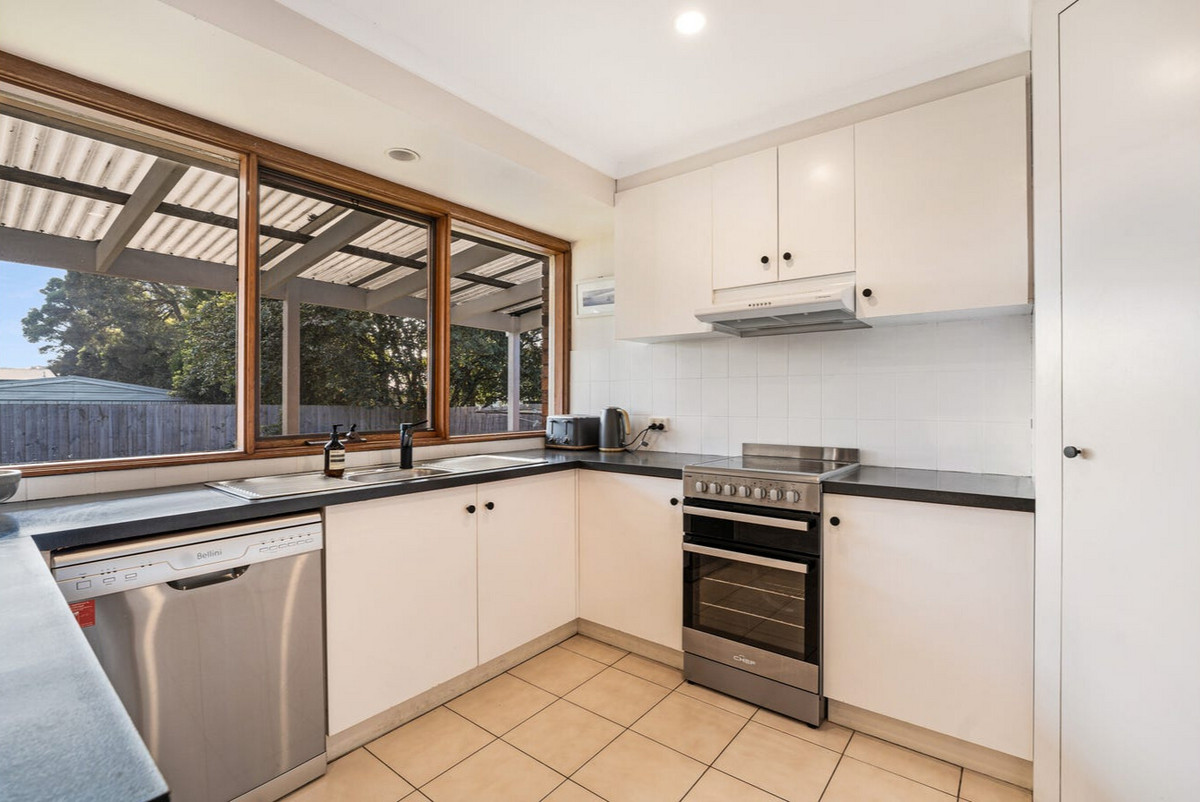 2 / 68-70 Walton Street, Cowes VIC 3922, Cowes - Thumbnail 2