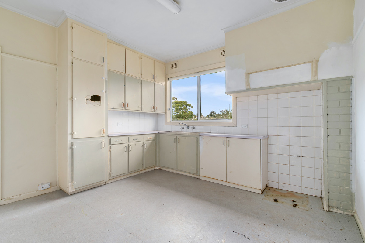 11 Sherrin Street, Morwell VIC 3840, Morwell - Thumbnail 3