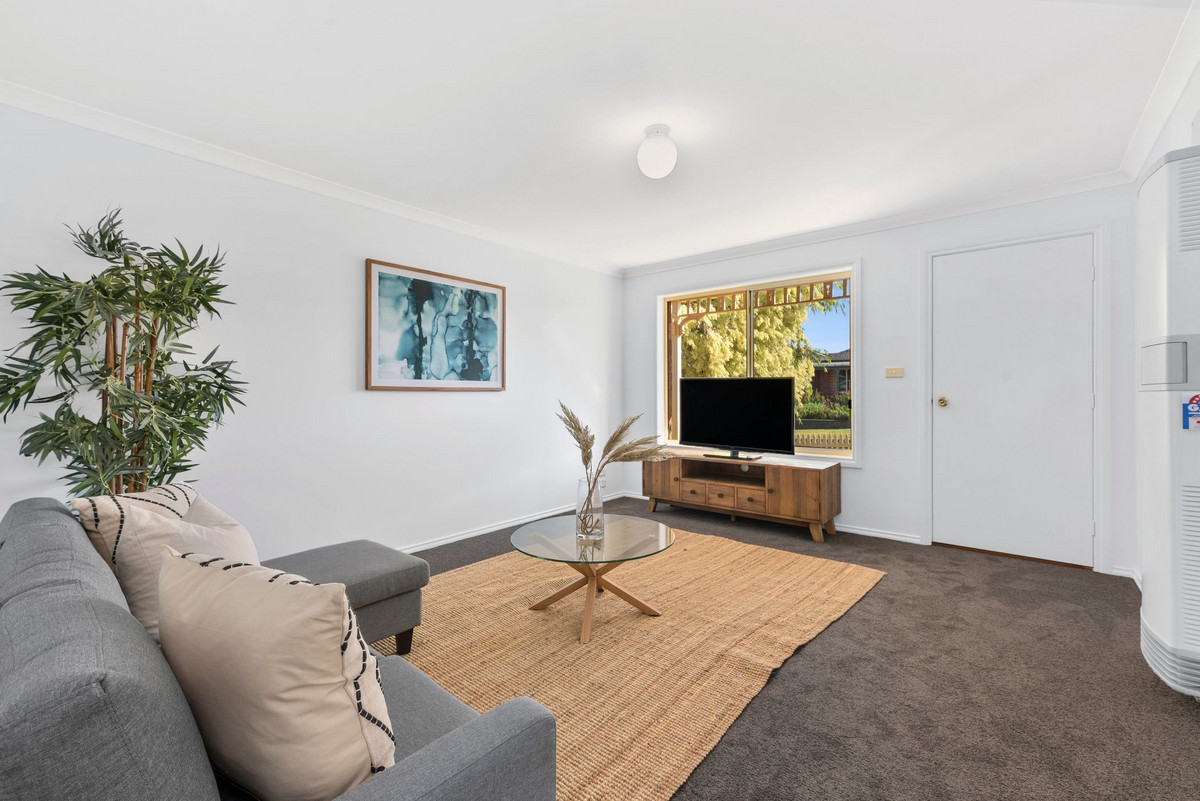 43 Granby Crescent, Highton VIC 3216, Highton - Thumbnail 2
