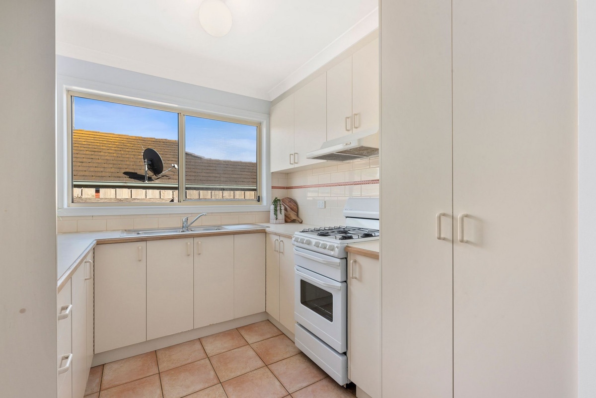 43 Granby Crescent, Highton VIC 3216, Highton - Thumbnail 4