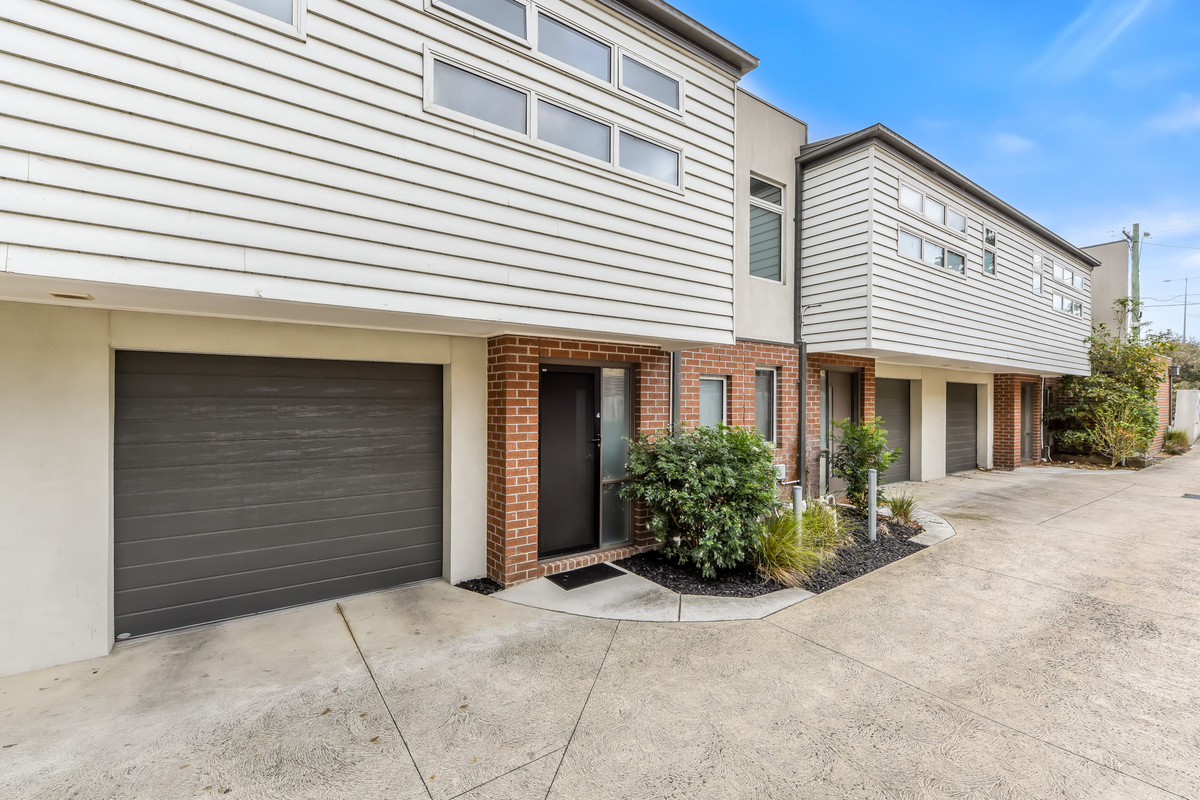 4 / 15 Lamb Street, Cranbourne VIC 3977, Cranbourne - Image 1