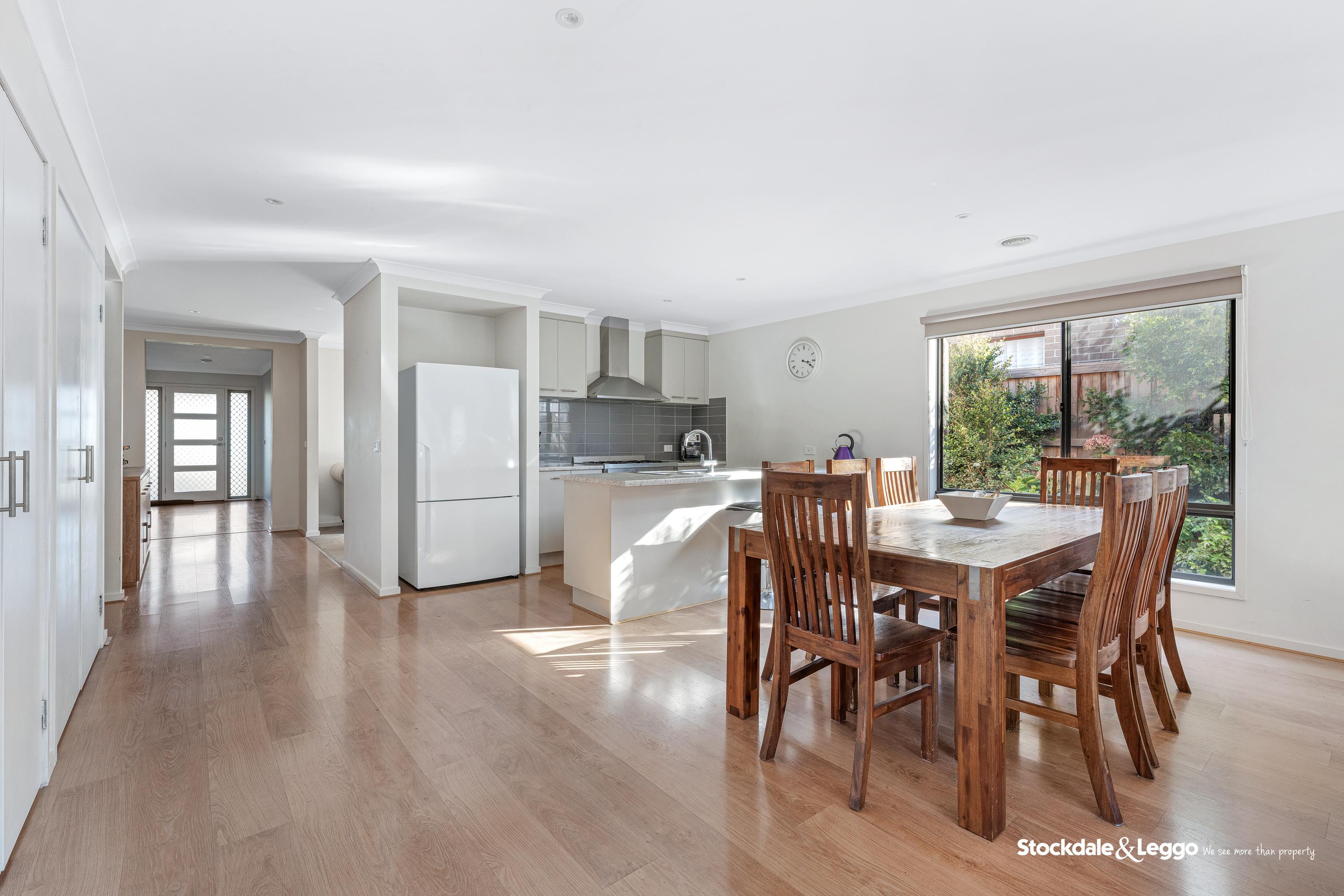 33 Trainers Way, Clyde North VIC, Clyde North - Thumbnail 6