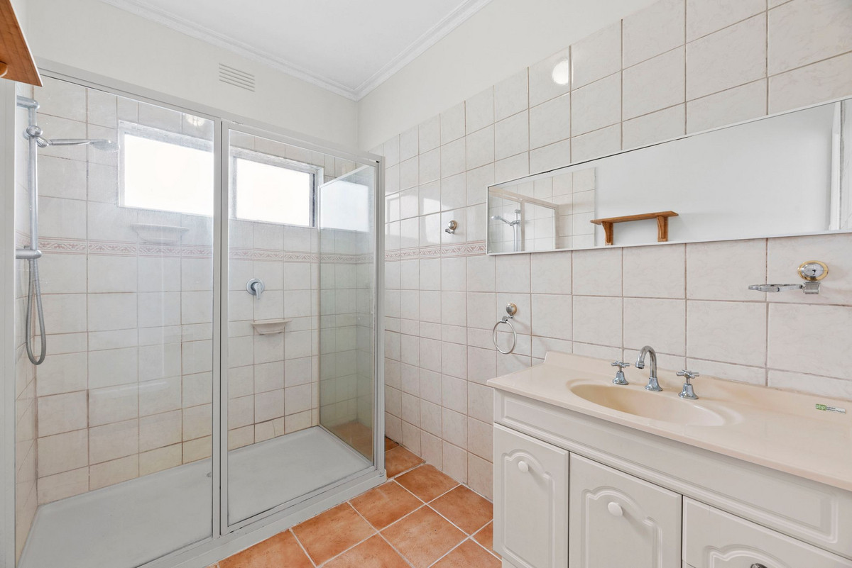 6 Hamilton Court, Breakwater VIC 3219, Breakwater - Thumbnail 6