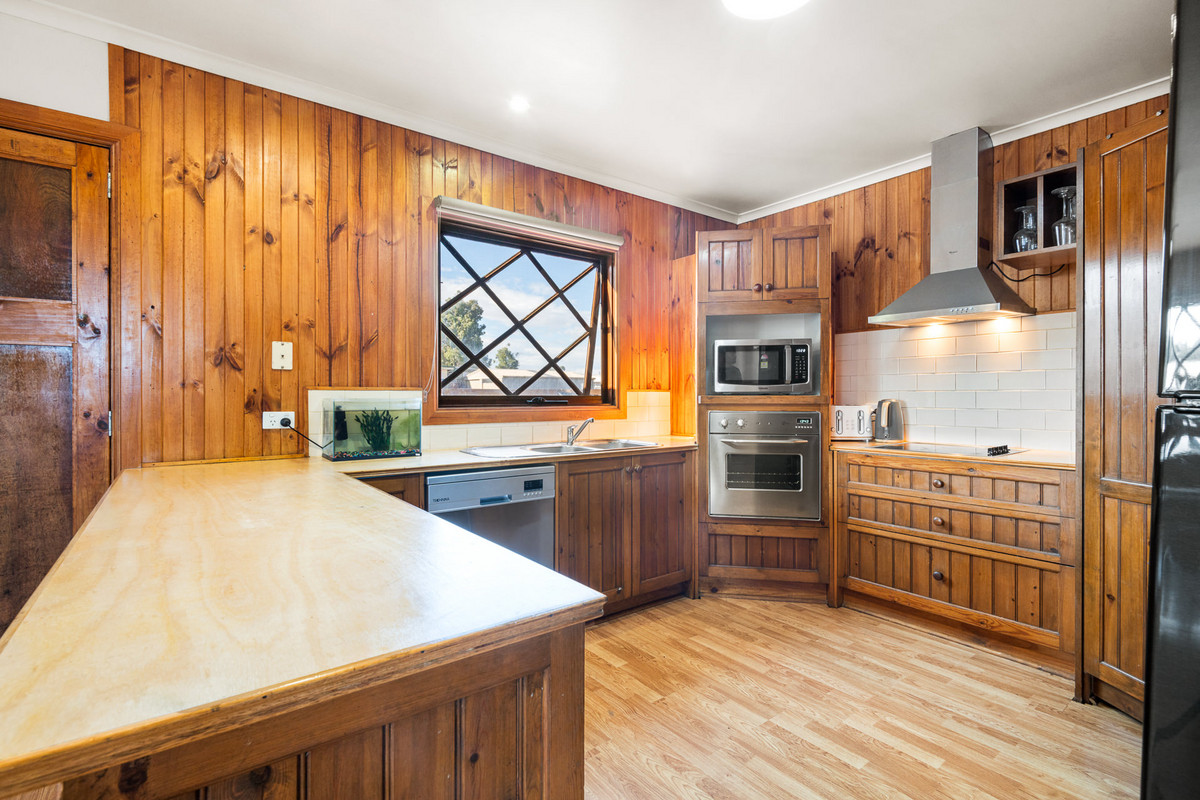 13 Sutherland Street, Meredith VIC 3333, Meredith - Thumbnail 2
