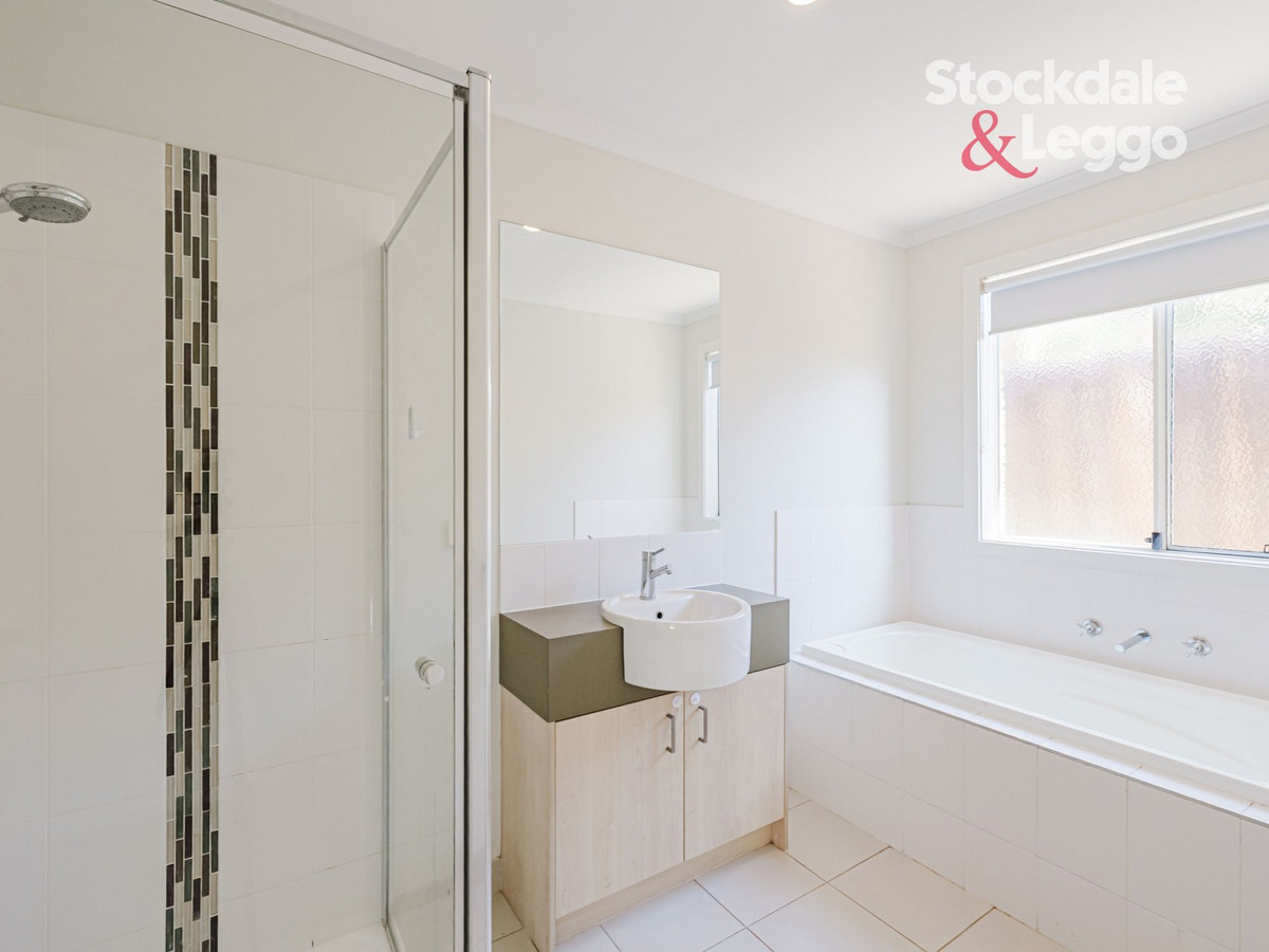 10 Dogherty Court, BACCHUS MARSH VIC 3340, Bacchus Marsh - Thumbnail 4