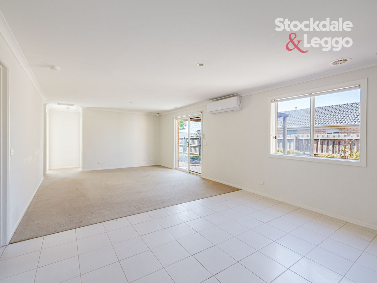 10 Dogherty Court, BACCHUS MARSH VIC 3340, Bacchus Marsh - Thumbnail 7