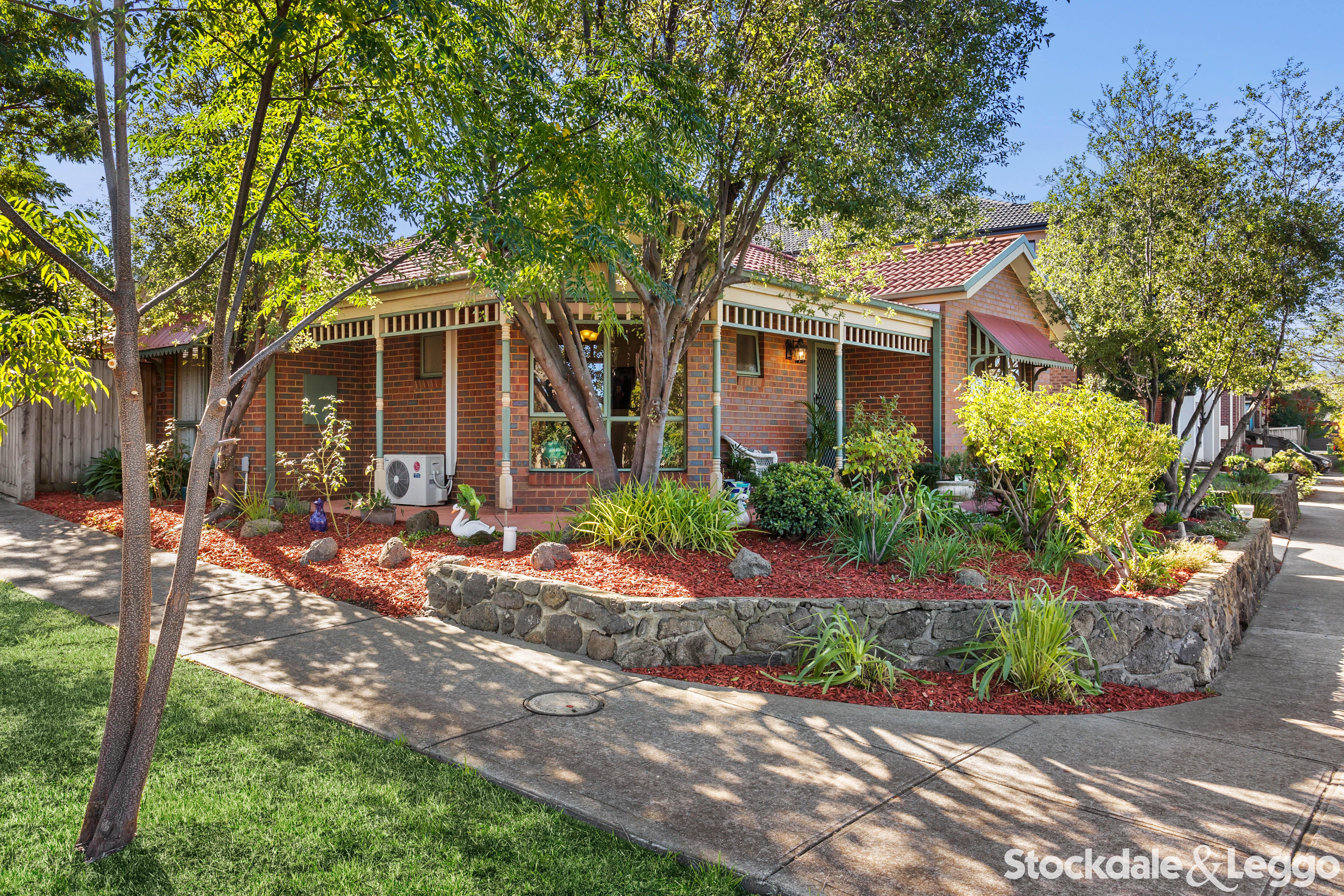 1 Halkirk Court, Craigieburn VIC, Craigieburn - Thumbnail 2