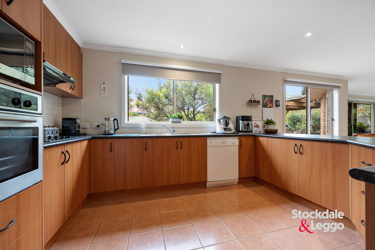 24 Youll Grove, Inverloch VIC 3996, Inverloch - Thumbnail 4