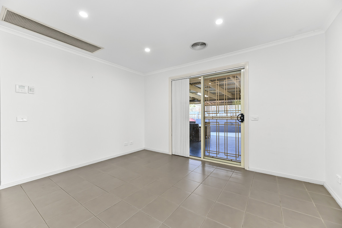9 / 8a Henry Street, Koo Wee Rup VIC 3981, Koo Wee Rup - Thumbnail 5