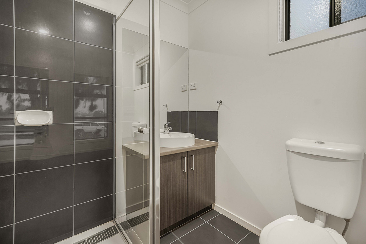 80 Murphy Road, Pakenham VIC 3810, Pakenham - Thumbnail 3