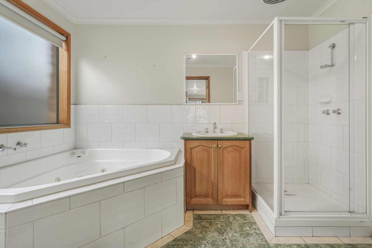9 Balmoral Way, PAKENHAM VIC 3810, Pakenham - Thumbnail 4