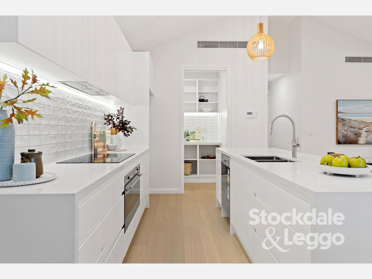 49 Ninth Avenue, Rosebud VIC 3939, Rosebud - Thumbnail 7