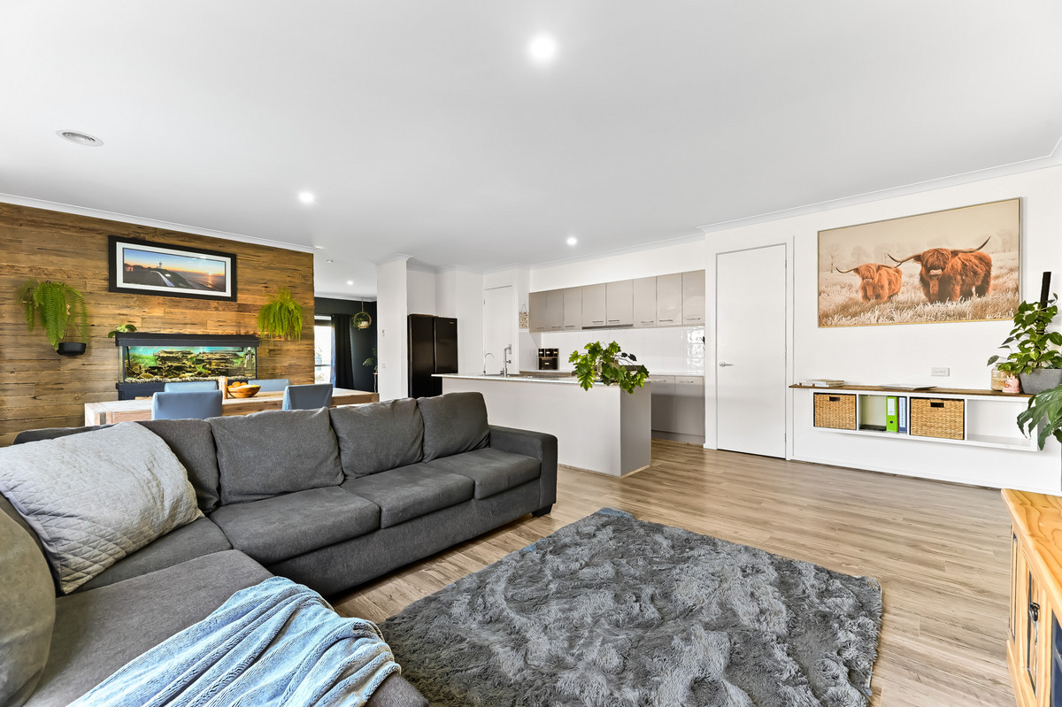 24 Shelton Park Drive, Koo Wee Rup VIC 3981, Koo Wee Rup - Thumbnail 5