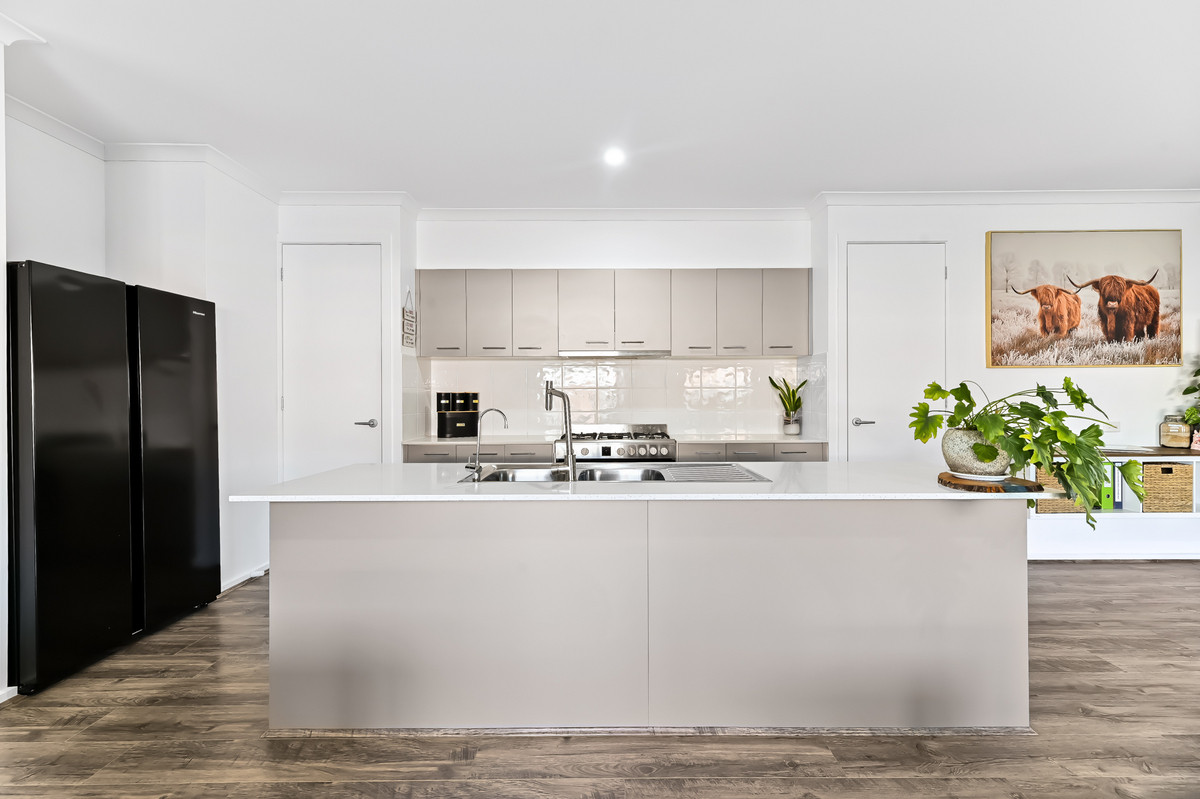 24 Shelton Park Drive, Koo Wee Rup VIC 3981, Koo Wee Rup - Thumbnail 6